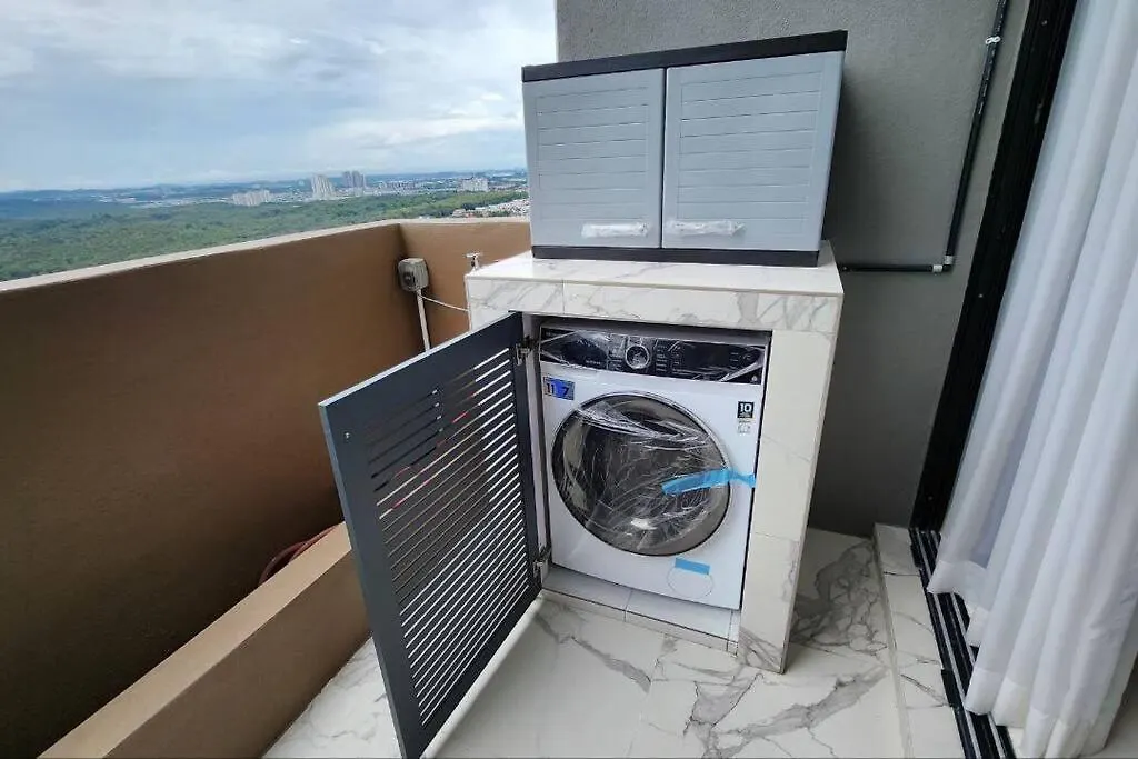 Lumi Tropicana Petaling Jaya 0102 Golf View 0*,