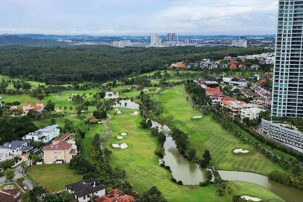 Lumi Tropicana Petaling Jaya 0102 Golf View
